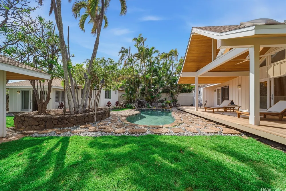 814 Kealaolu Ave, Honolulu, HI 96816