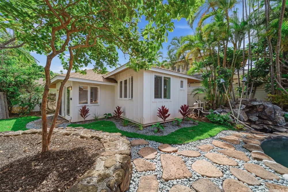 814 Kealaolu Ave, Honolulu, HI 96816