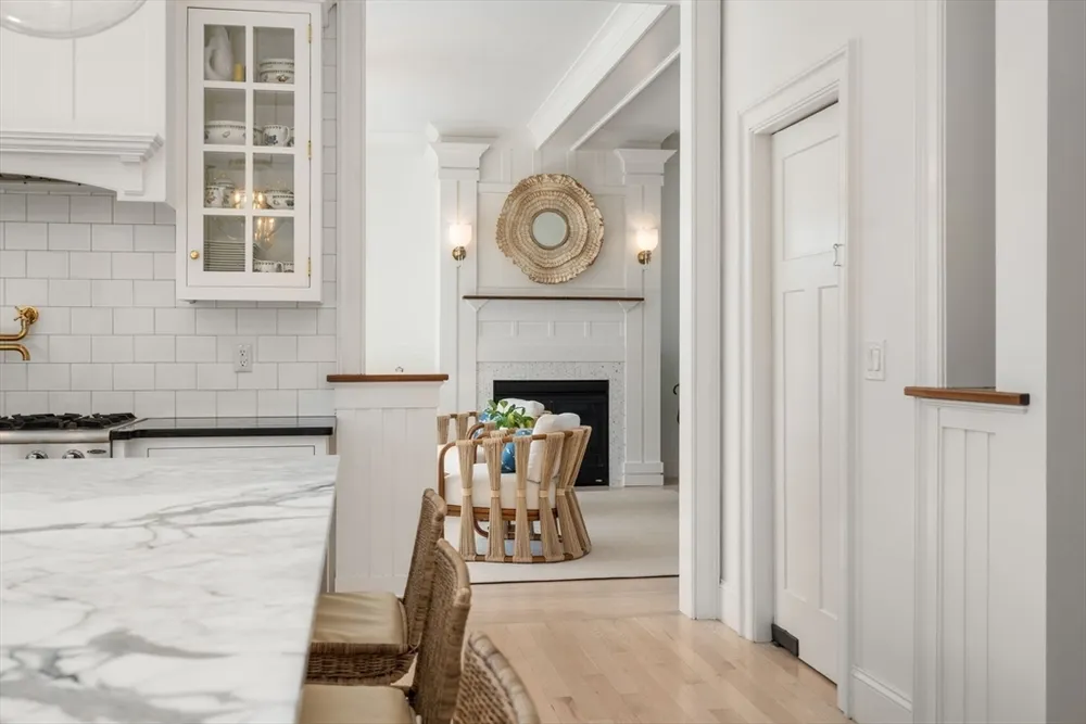 11 Fisher Ave, Wellesley, MA 02482
