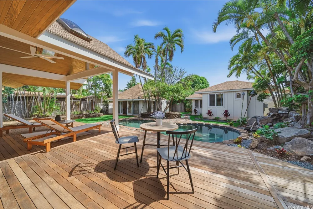814 Kealaolu Ave, Honolulu, HI 96816