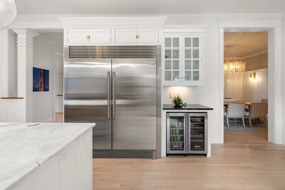 11 Fisher Ave, Wellesley, MA 02482