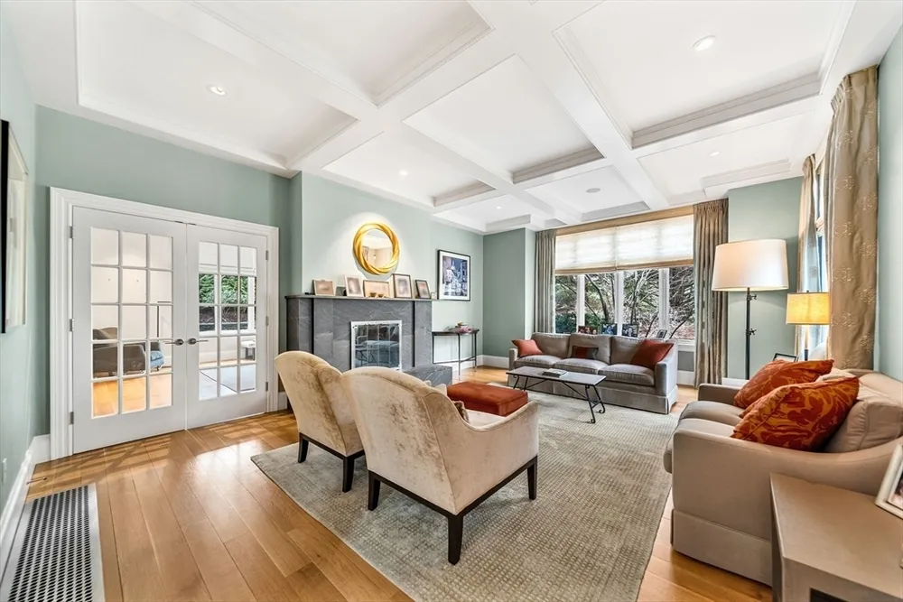 23 Inverness Rd, Wellesley, MA 02481