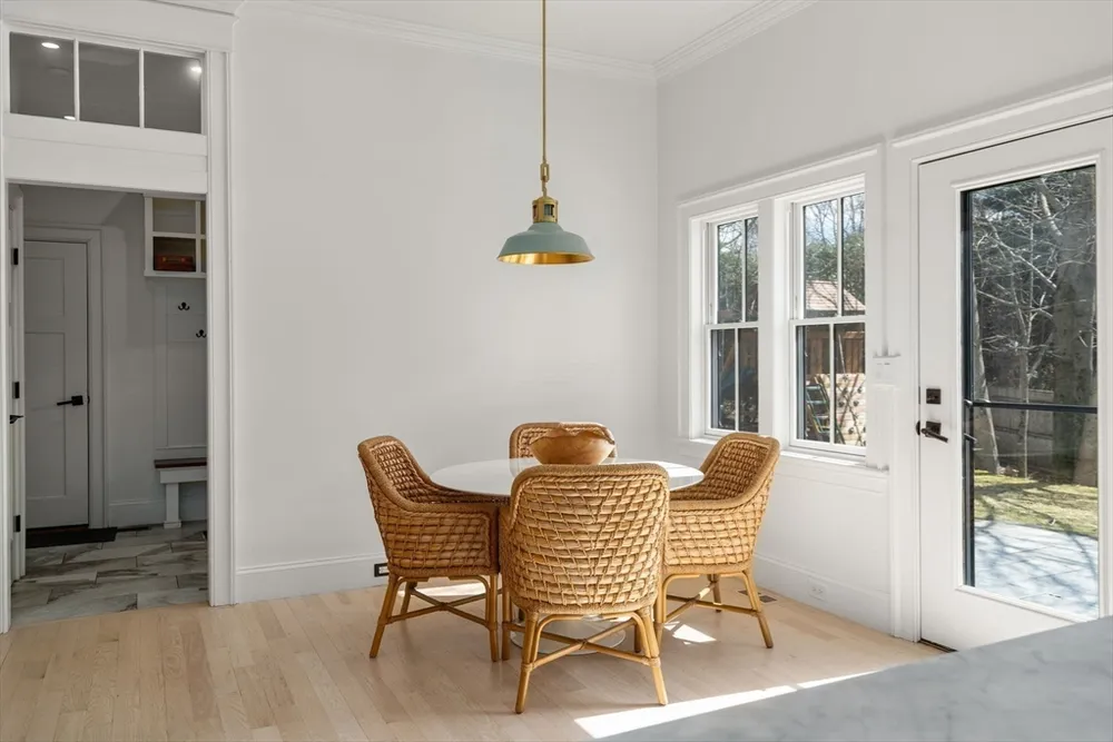 11 Fisher Ave, Wellesley, MA 02482