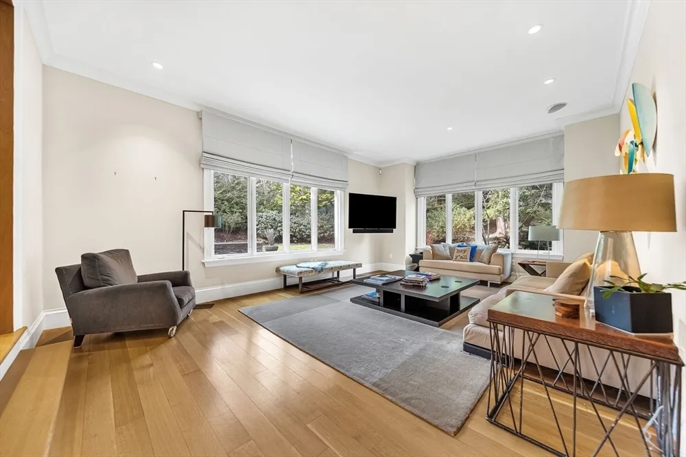 23 Inverness Rd, Wellesley, MA 02481
