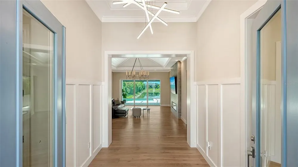 7700 Sandhill Lake Dr, Sarasota, FL 34241