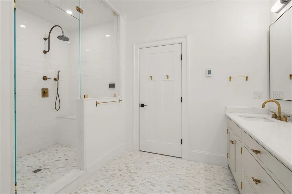 11 Fisher Ave, Wellesley, MA 02482