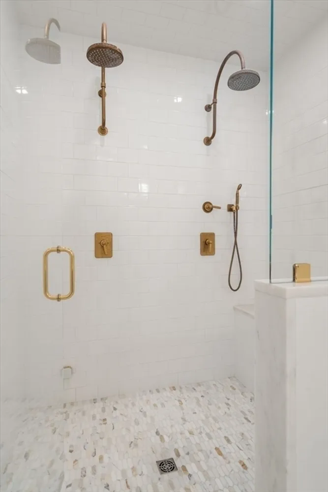 11 Fisher Ave, Wellesley, MA 02482