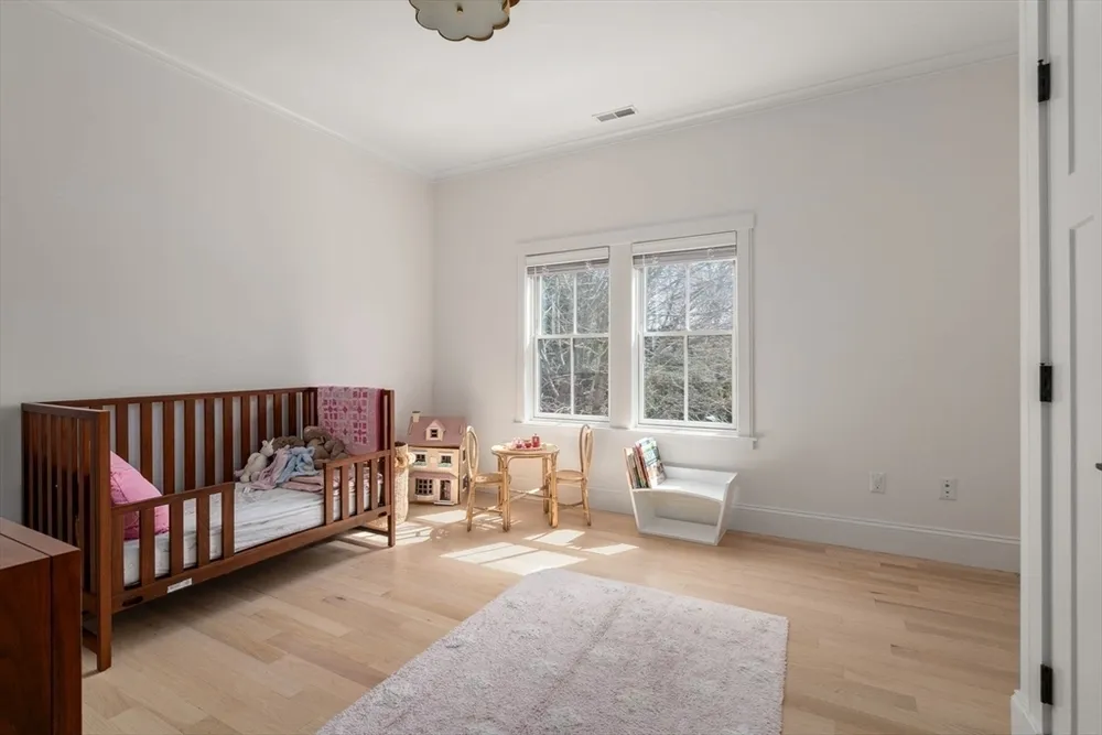 11 Fisher Ave, Wellesley, MA 02482