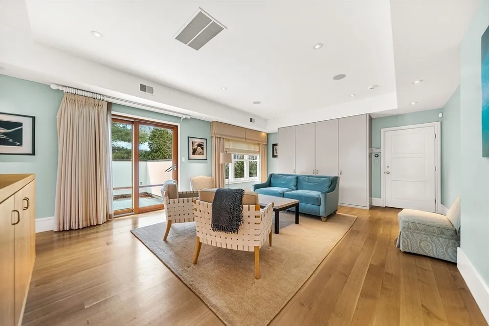 23 Inverness Rd, Wellesley, MA 02481