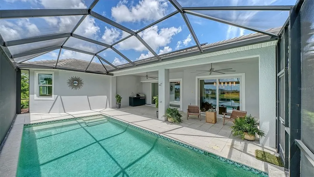 7700 Sandhill Lake Dr, Sarasota, FL 34241