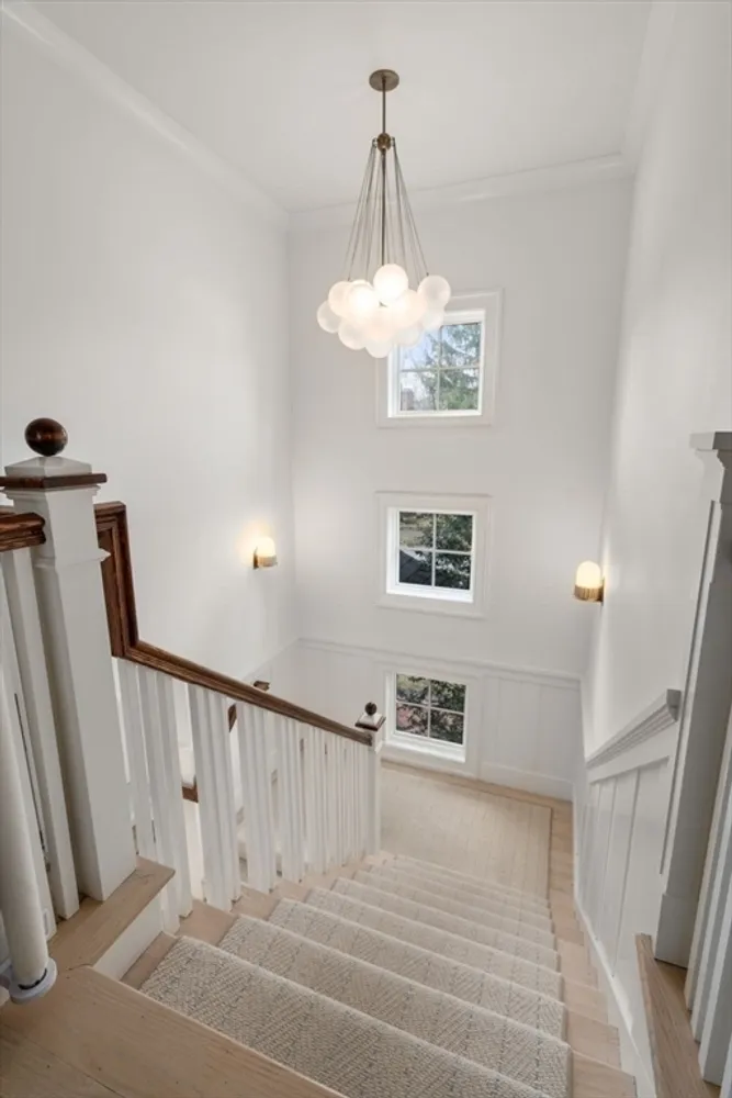 11 Fisher Ave, Wellesley, MA 02482
