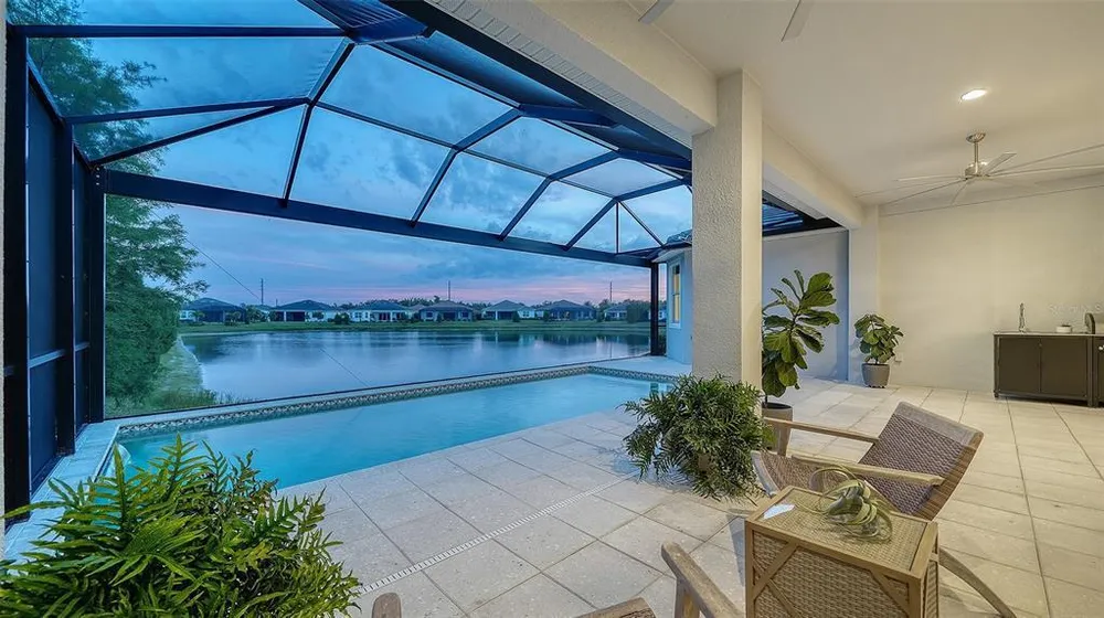 7700 Sandhill Lake Dr, Sarasota, FL 34241