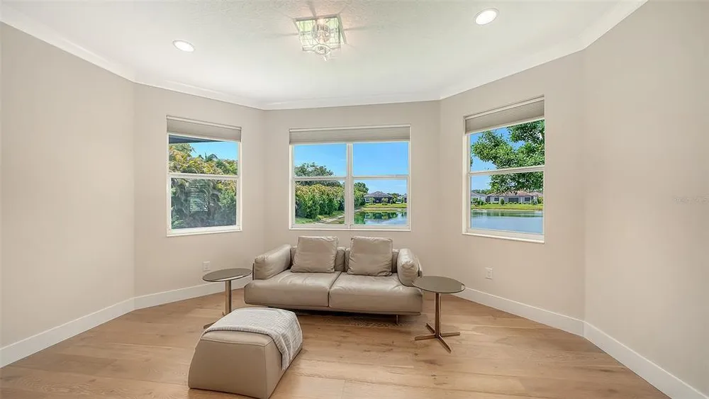7700 Sandhill Lake Dr, Sarasota, FL 34241