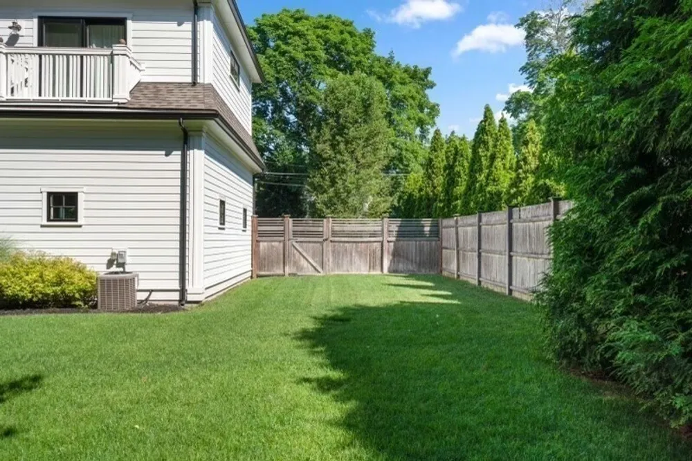 11 Fisher Ave, Wellesley, MA 02482