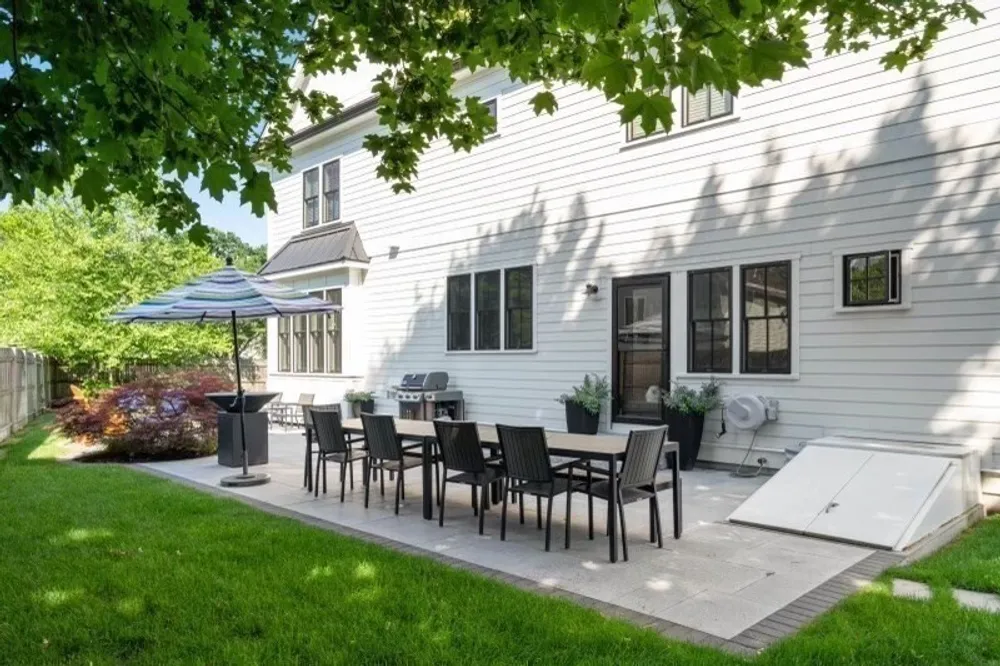 11 Fisher Ave, Wellesley, MA 02482