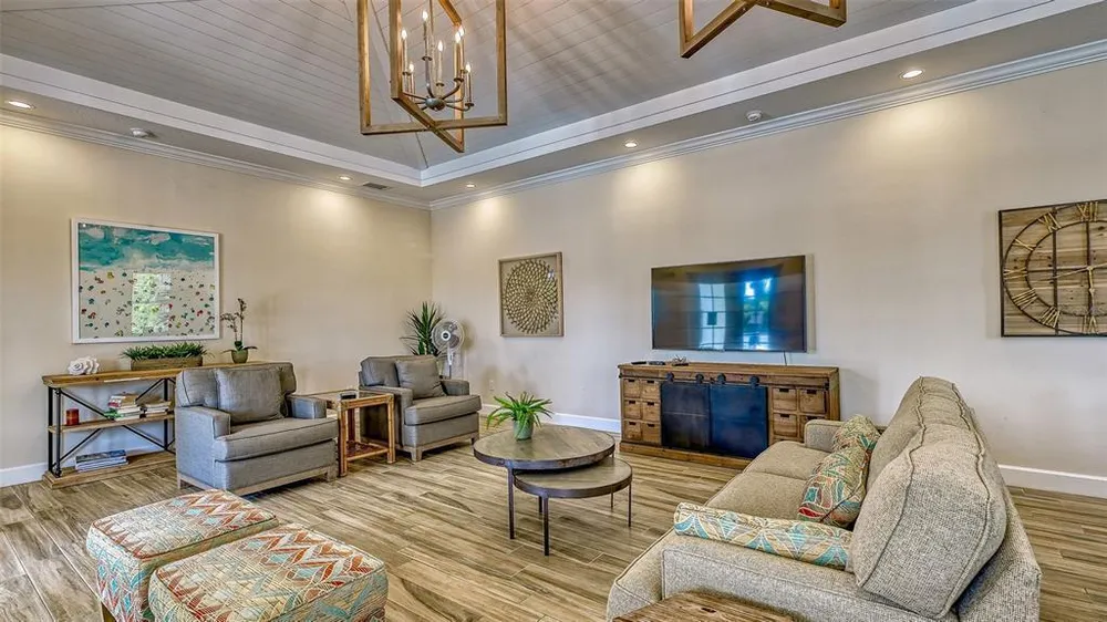 7700 Sandhill Lake Dr, Sarasota, FL 34241