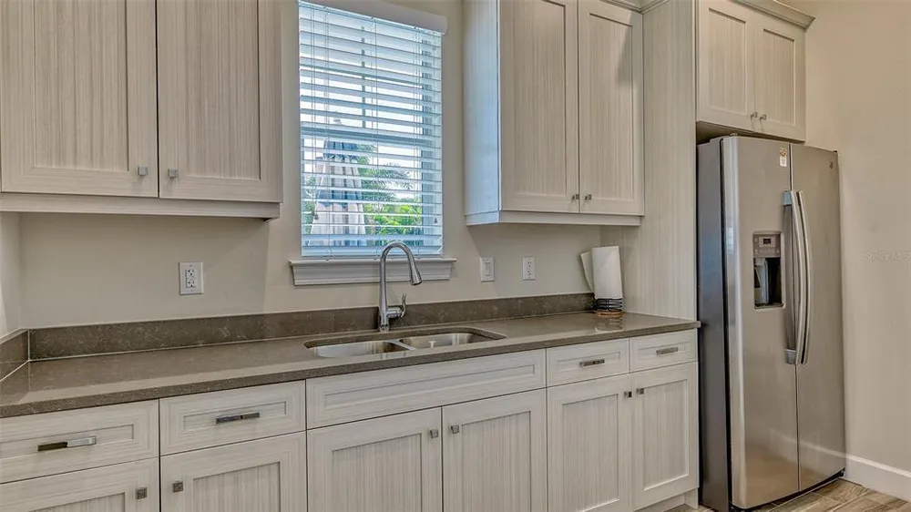 7700 Sandhill Lake Dr, Sarasota, FL 34241