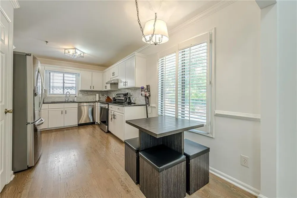 526 Gardenia Ln, Marietta, GA 30068