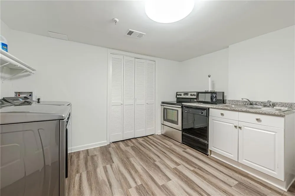 526 Gardenia Ln, Marietta, GA 30068