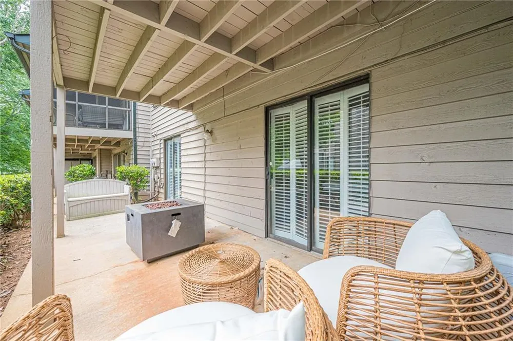526 Gardenia Ln, Marietta, GA 30068