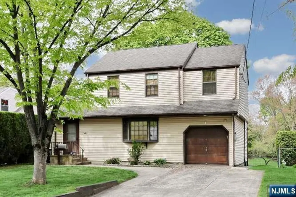 405 Terhune Ave, Paramus, NJ 07652