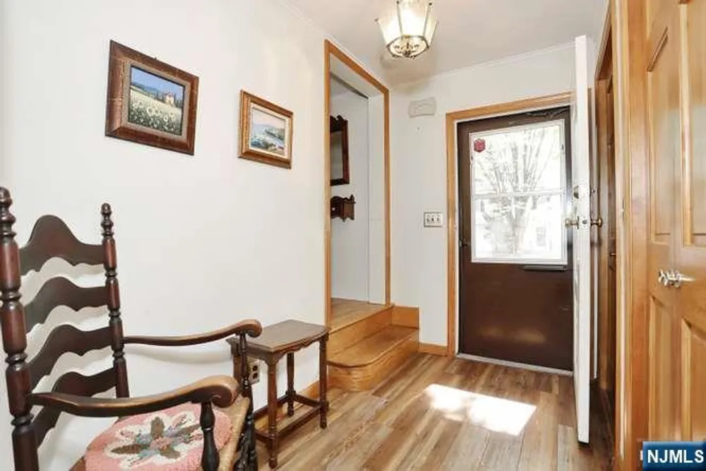 405 Terhune Ave, Paramus, NJ 07652