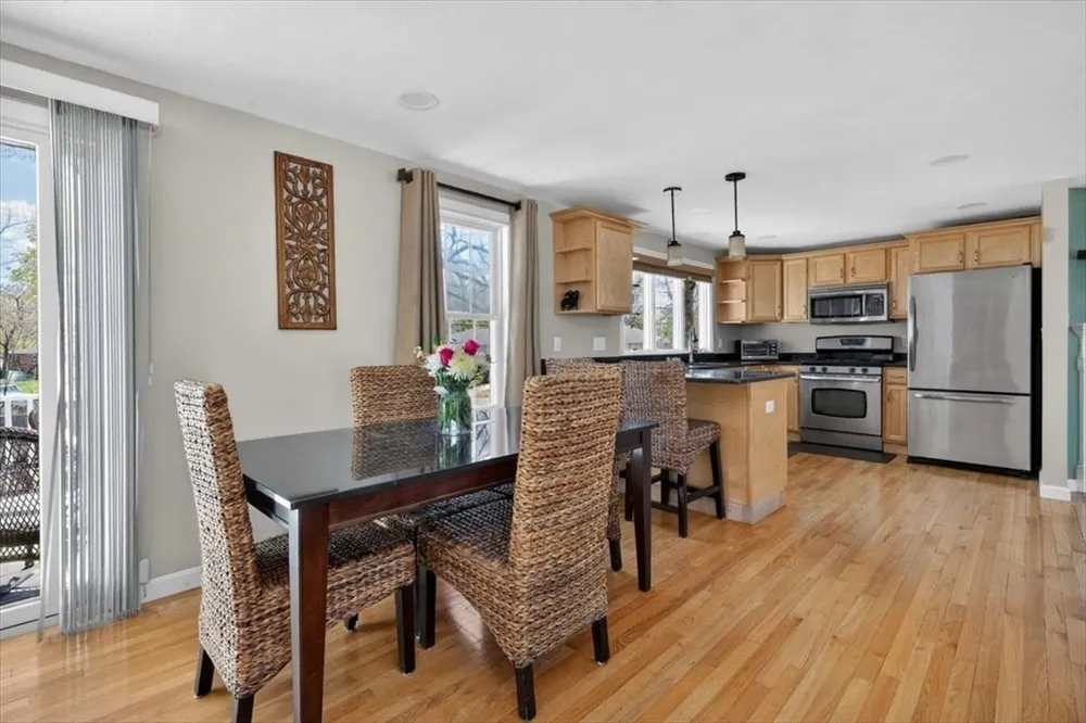 16 Rhodes Pl, Hingham, MA 02043