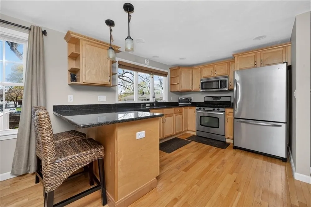 16 Rhodes Pl, Hingham, MA 02043