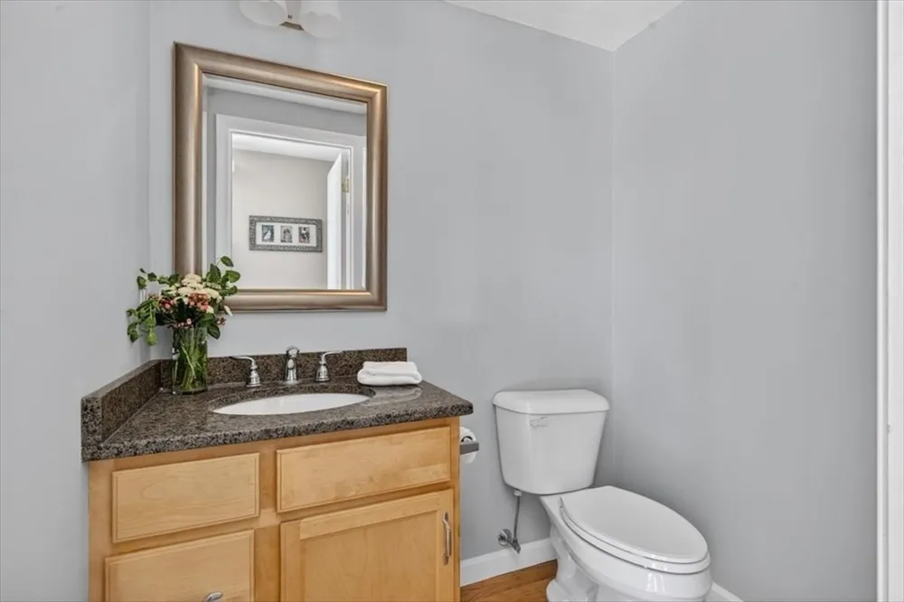 16 Rhodes Pl, Hingham, MA 02043