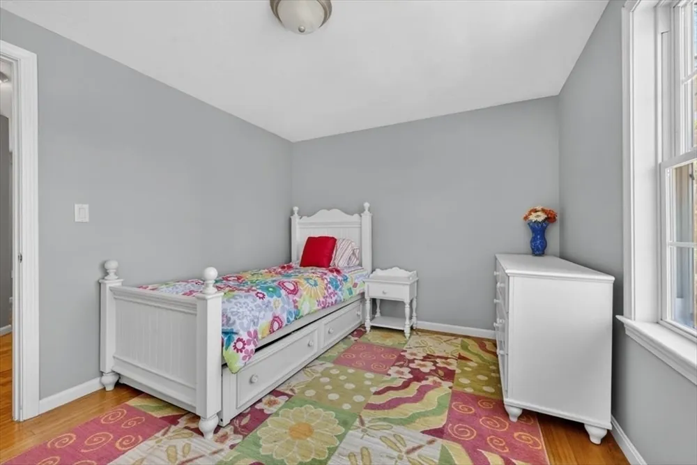16 Rhodes Pl, Hingham, MA 02043