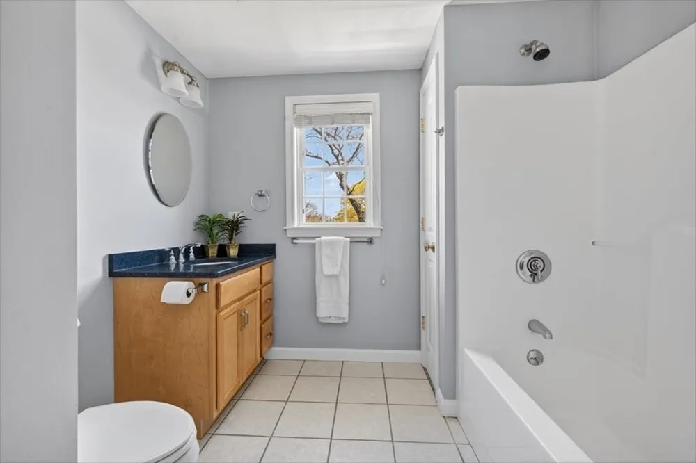 16 Rhodes Pl, Hingham, MA 02043