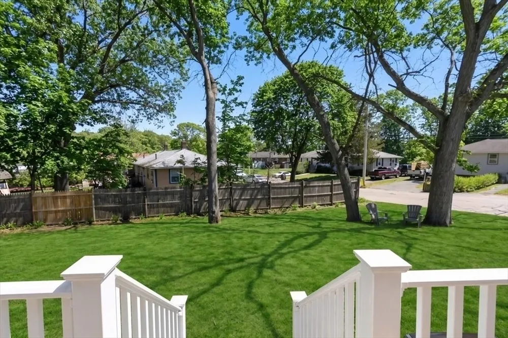 16 Rhodes Pl, Hingham, MA 02043