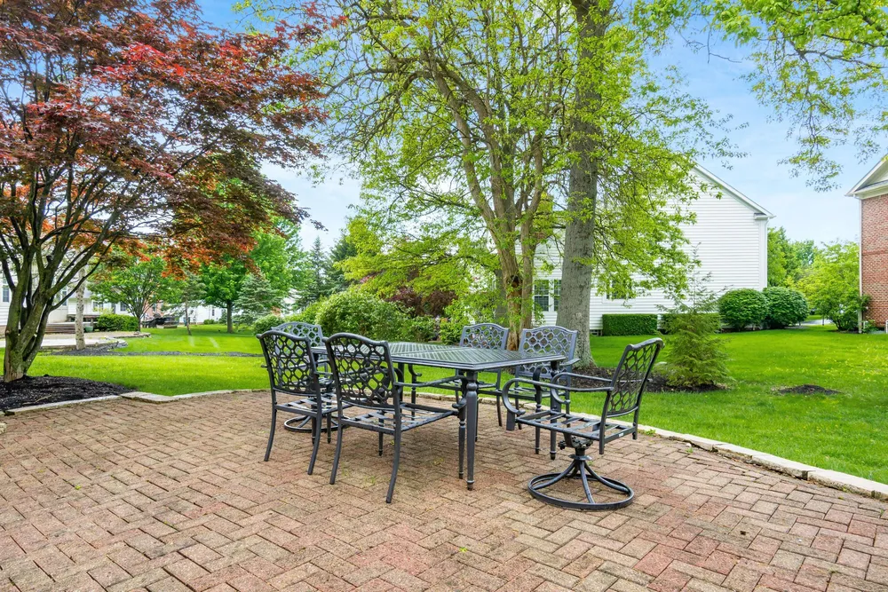 7158 Tumblebrook Dr, New Albany, OH 43054