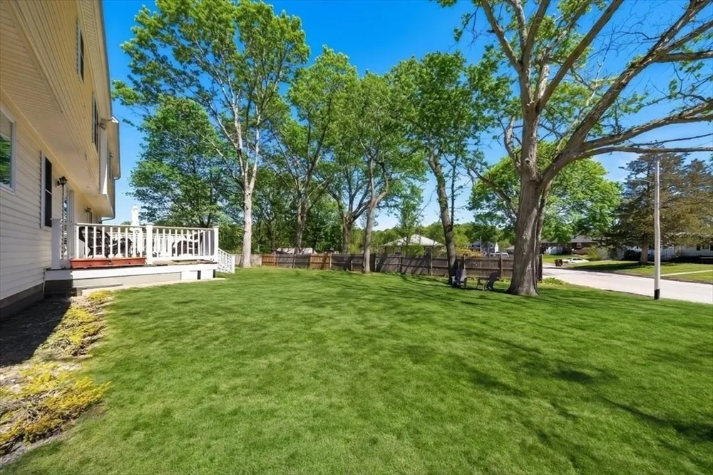 16 Rhodes Pl, Hingham, MA 02043