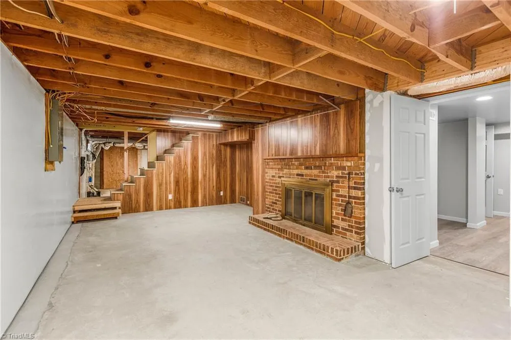 145 Terrie Dr, Winston Salem, NC 27107