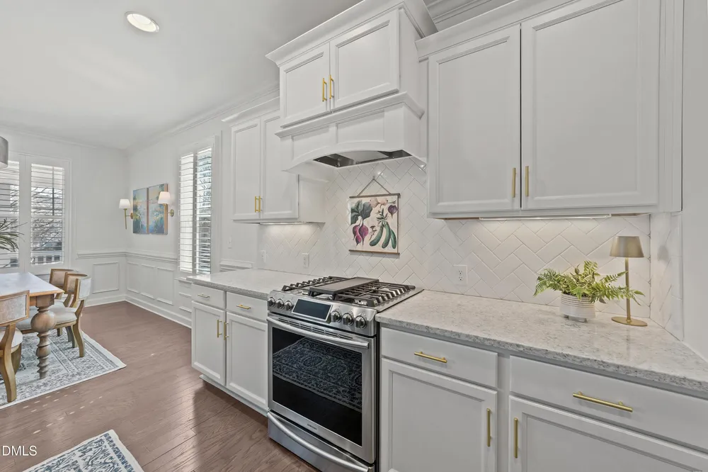 734 Kerr Lake Dr, Fuquay-Varina, NC 27526