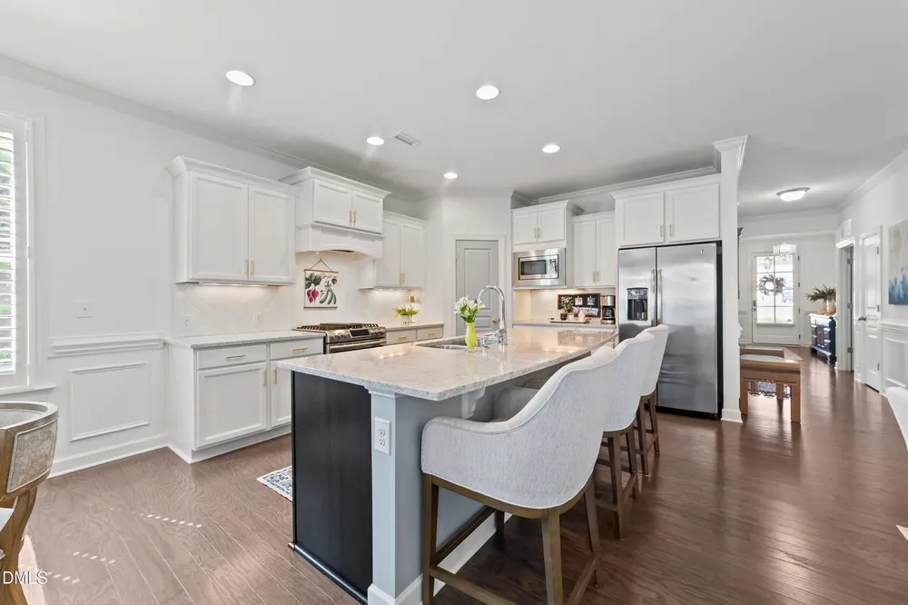 734 Kerr Lake Dr, Fuquay-Varina, NC 27526