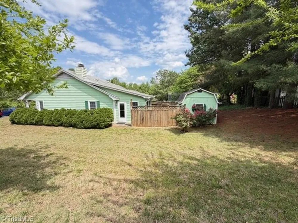 1870 Lantana Dr, Winston Salem, NC 27127