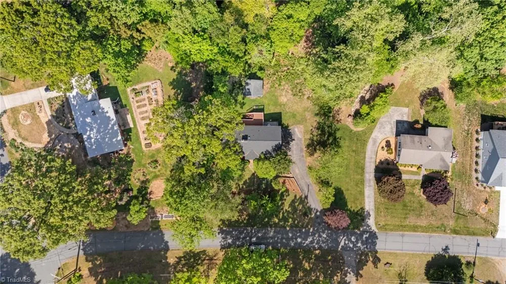 204 Kyle Rd, Winston-Salem, NC 27104