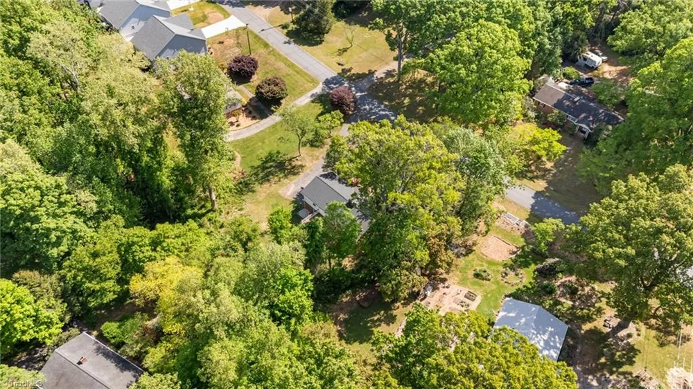 204 Kyle Rd, Winston-Salem, NC 27104