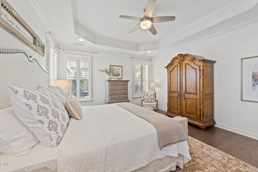 734 Kerr Lake Dr, Fuquay-Varina, NC 27526