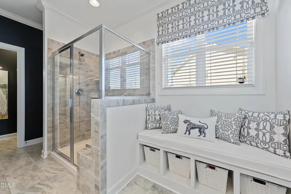 734 Kerr Lake Dr, Fuquay-Varina, NC 27526