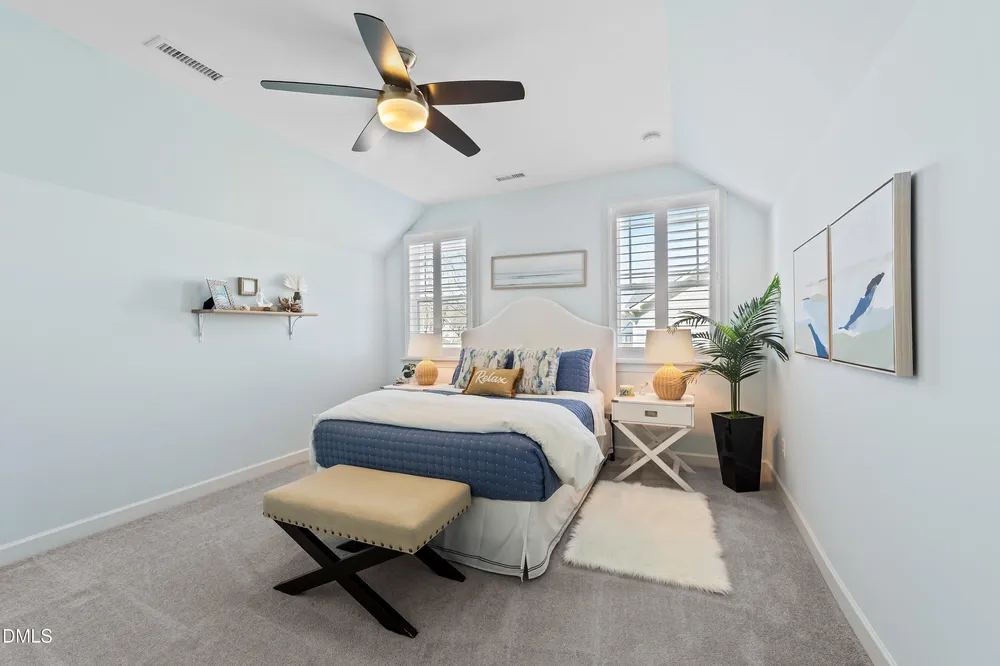 734 Kerr Lake Dr, Fuquay-Varina, NC 27526