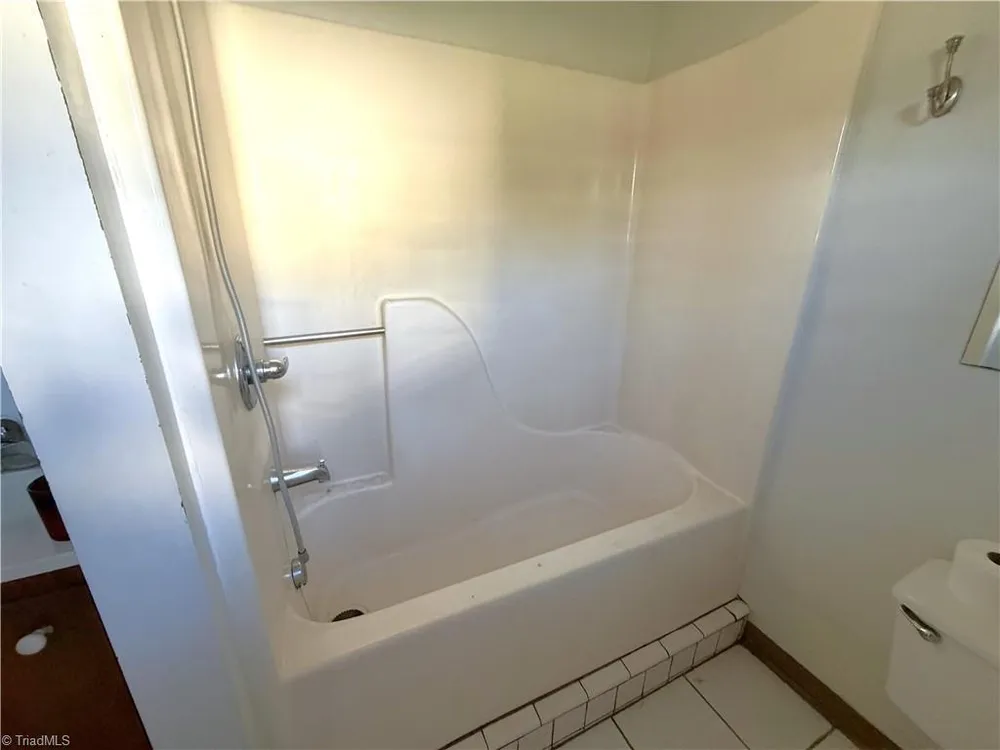 3065 Greenhouse Rd, Winston-Salem, NC 27127