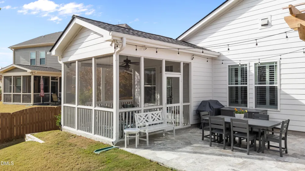 734 Kerr Lake Dr, Fuquay-Varina, NC 27526
