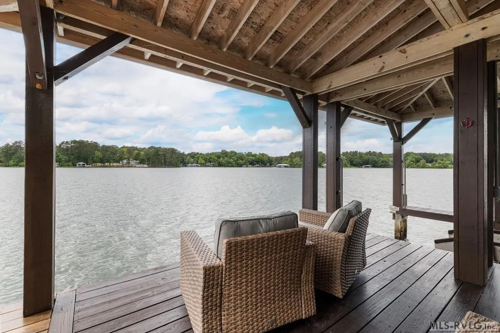 154 Herman Rd, Bracey, VA 23919