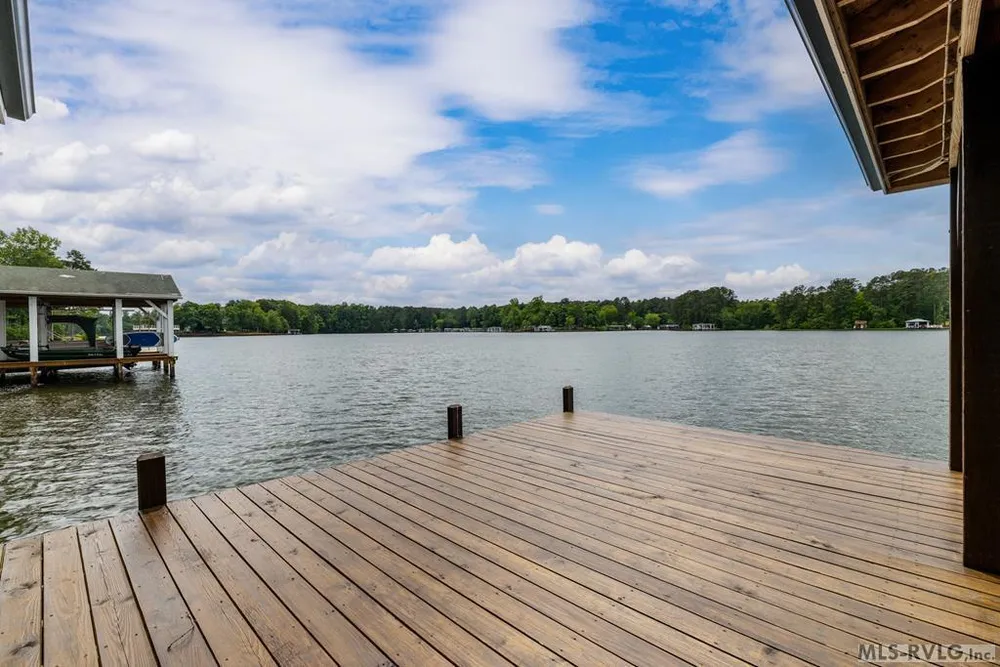 154 Herman Rd, Bracey, VA 23919