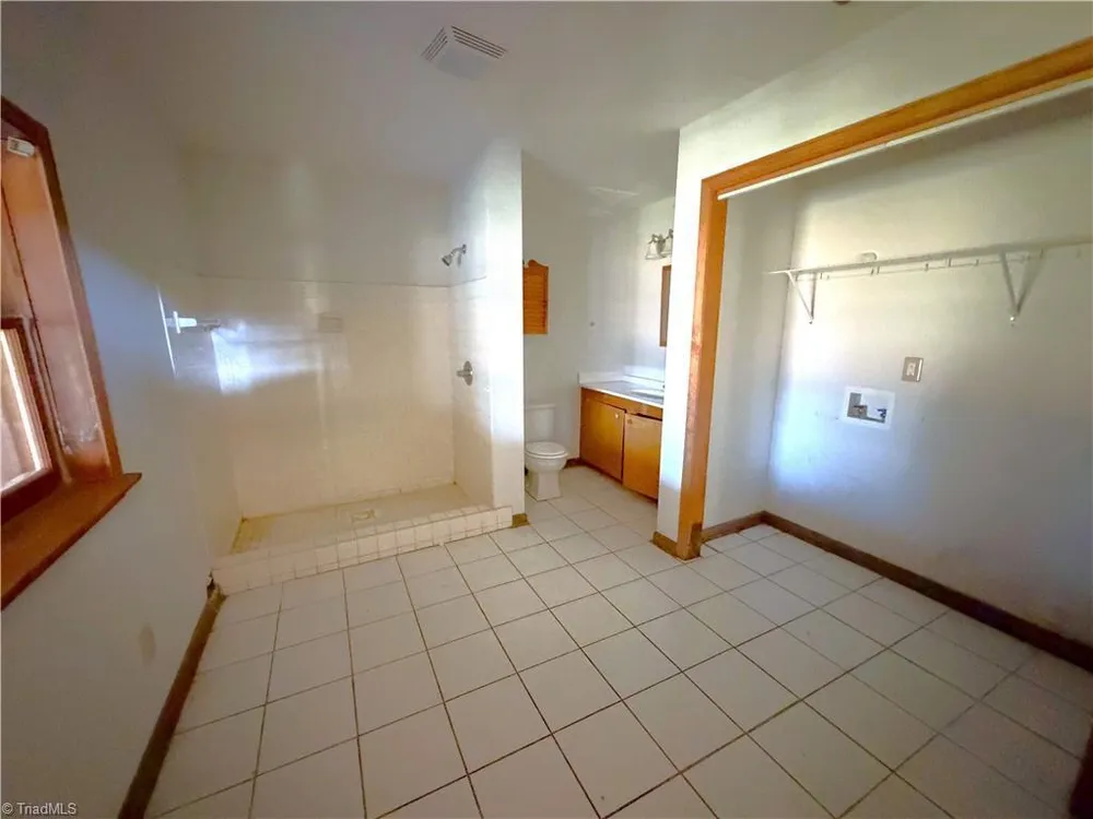 3065 Greenhouse Rd, Winston-Salem, NC 27127