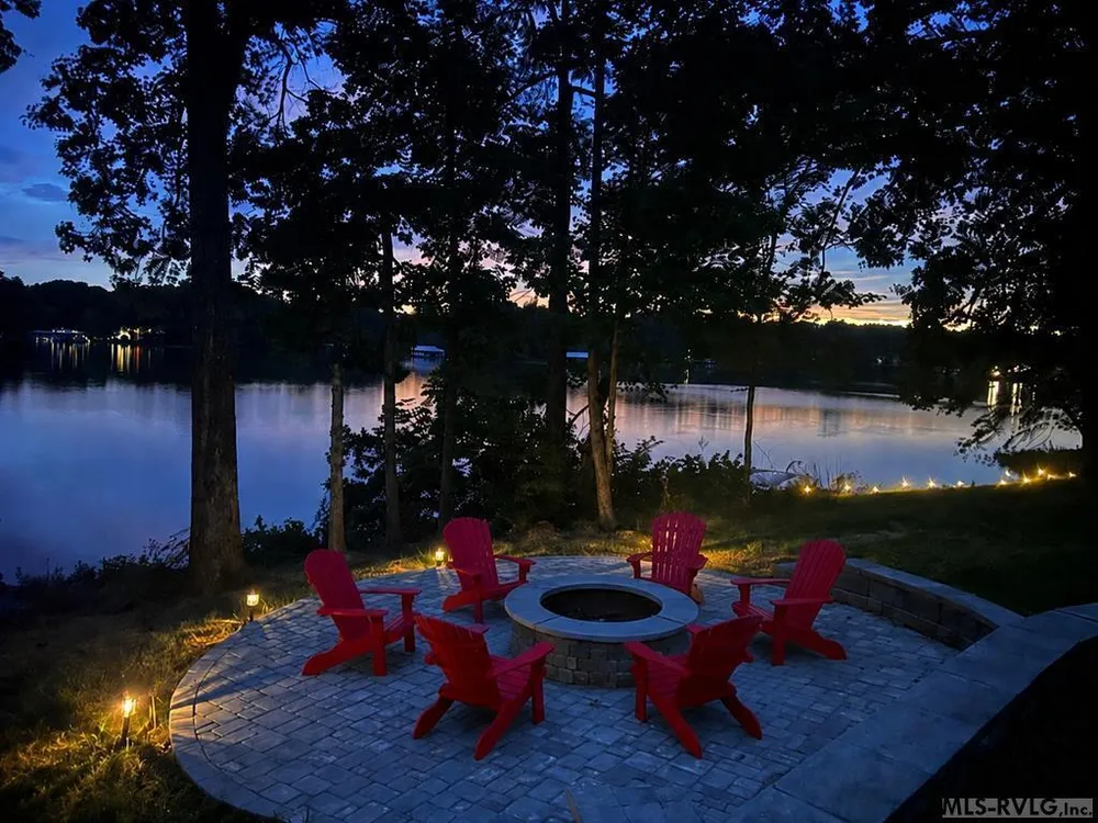 154 Herman Rd, Bracey, VA 23919