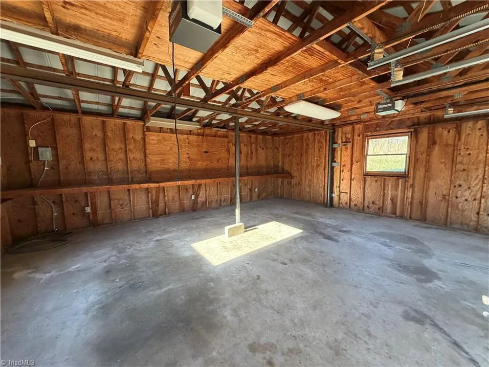 3065 Greenhouse Rd, Winston-Salem, NC 27127